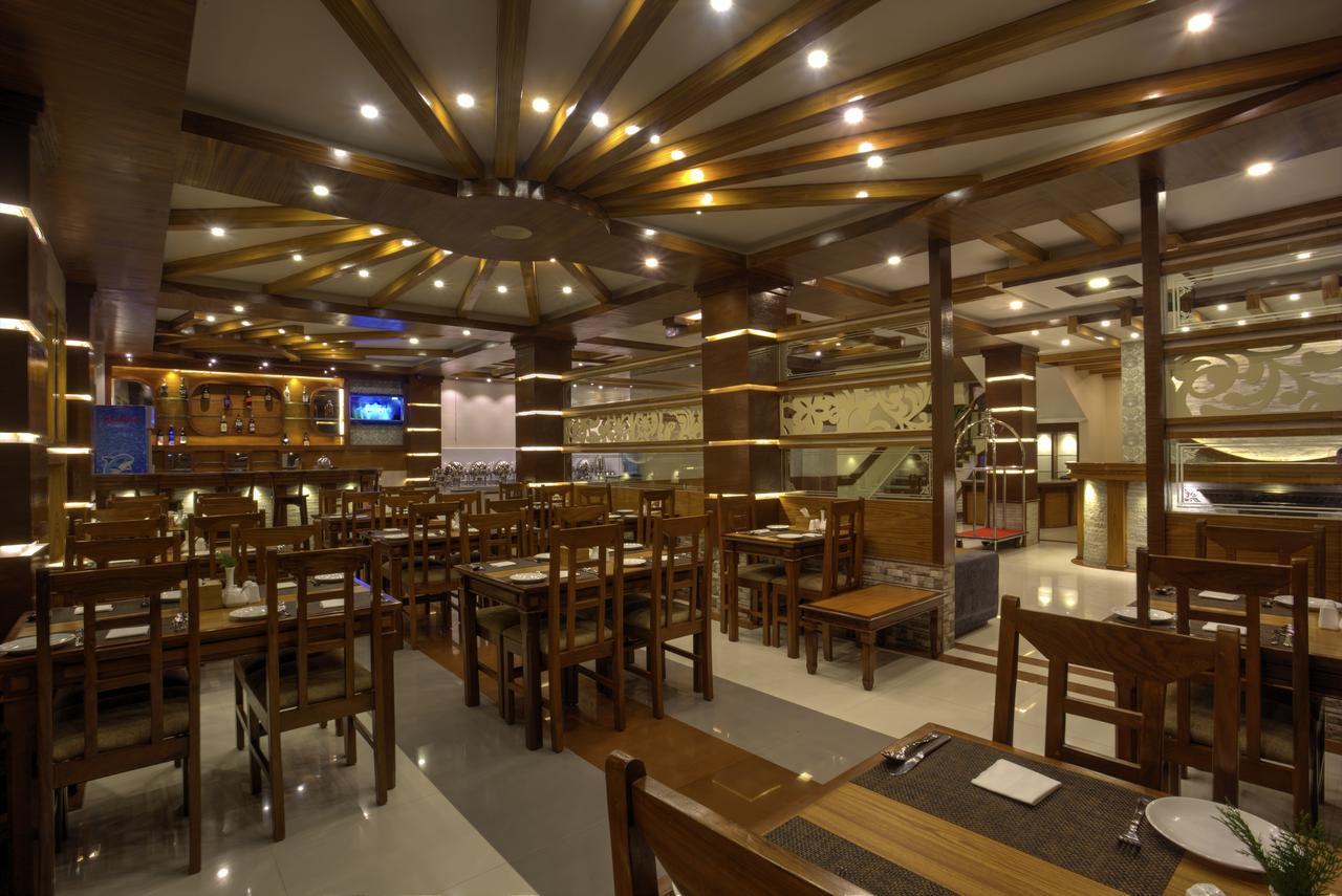 Hotel White Pearl Pokhara Extérieur photo
