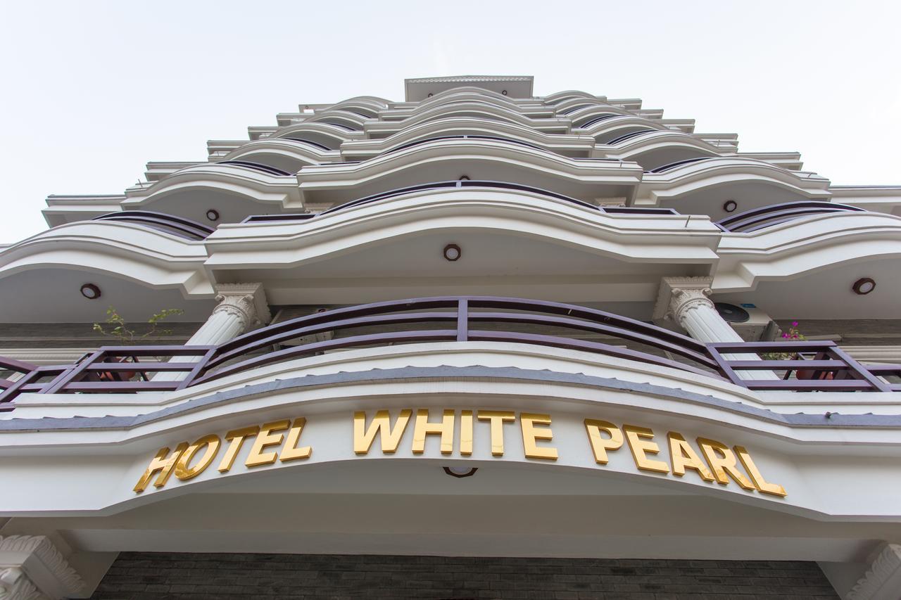 Hotel White Pearl Pokhara Extérieur photo