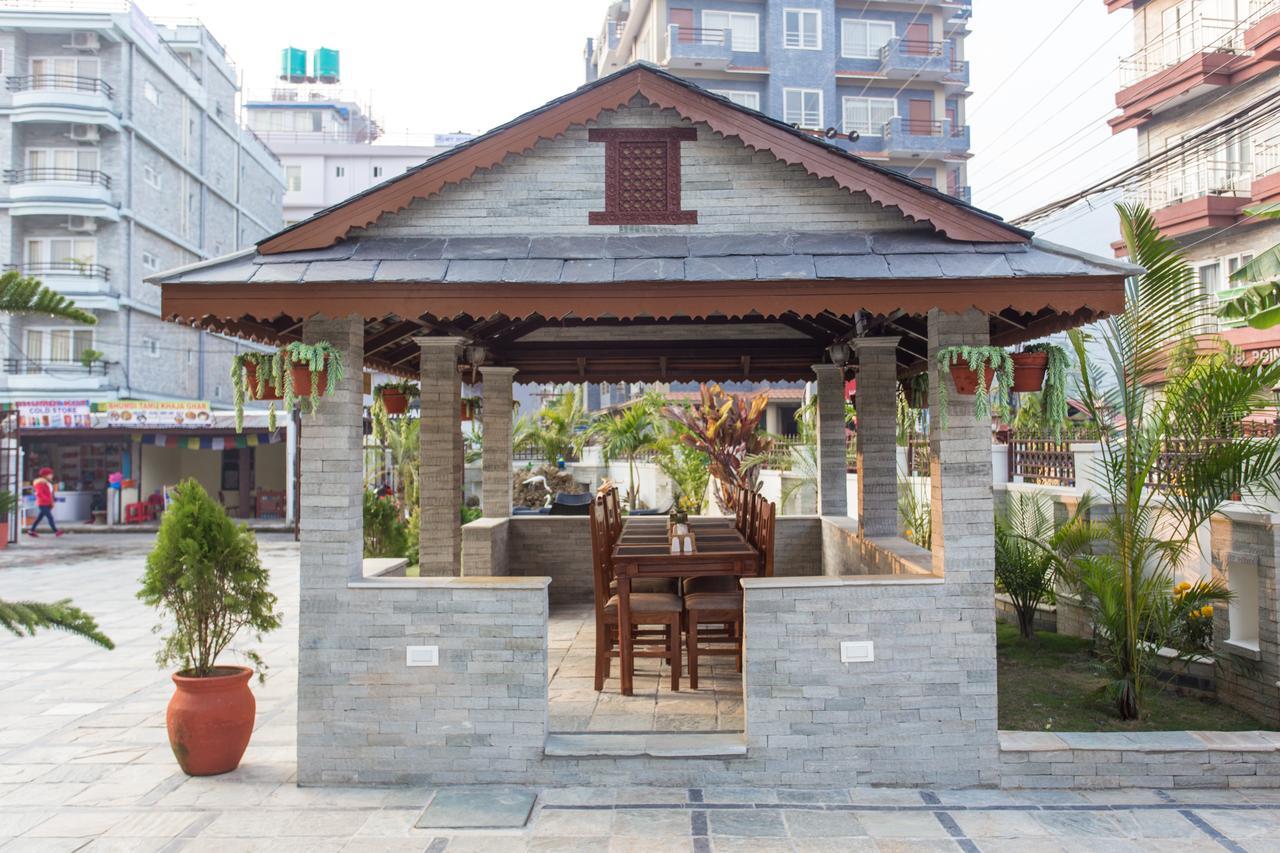 Hotel White Pearl Pokhara Extérieur photo