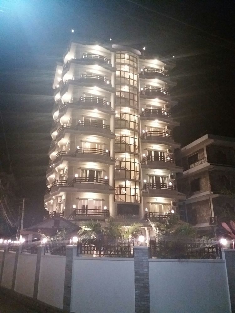 Hotel White Pearl Pokhara Extérieur photo