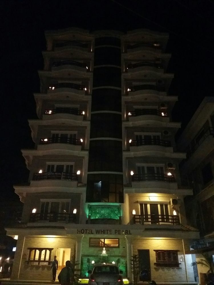Hotel White Pearl Pokhara Extérieur photo