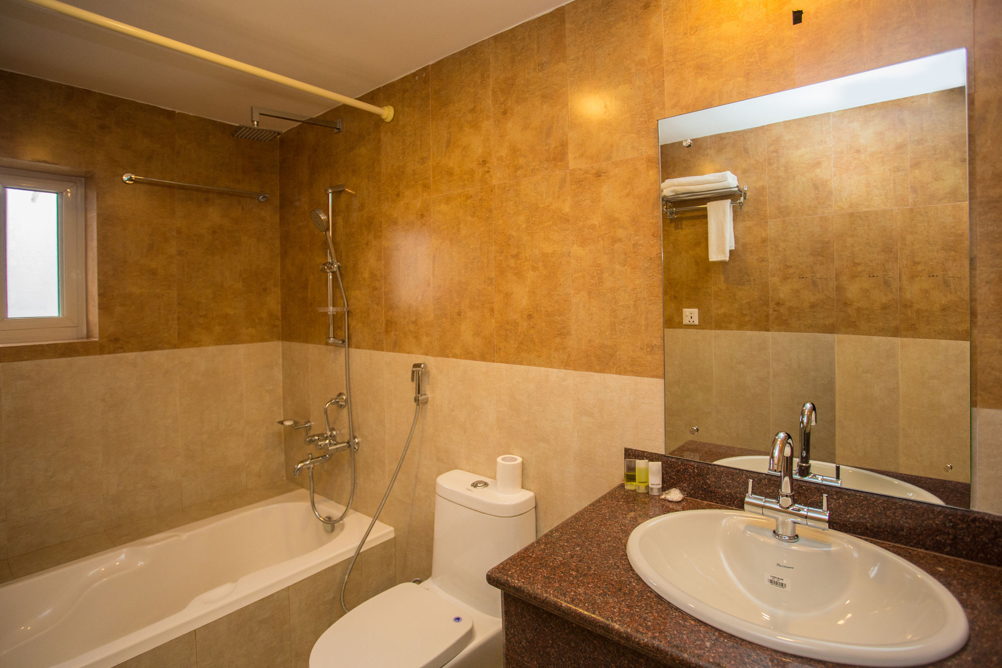 Hotel White Pearl Pokhara Extérieur photo