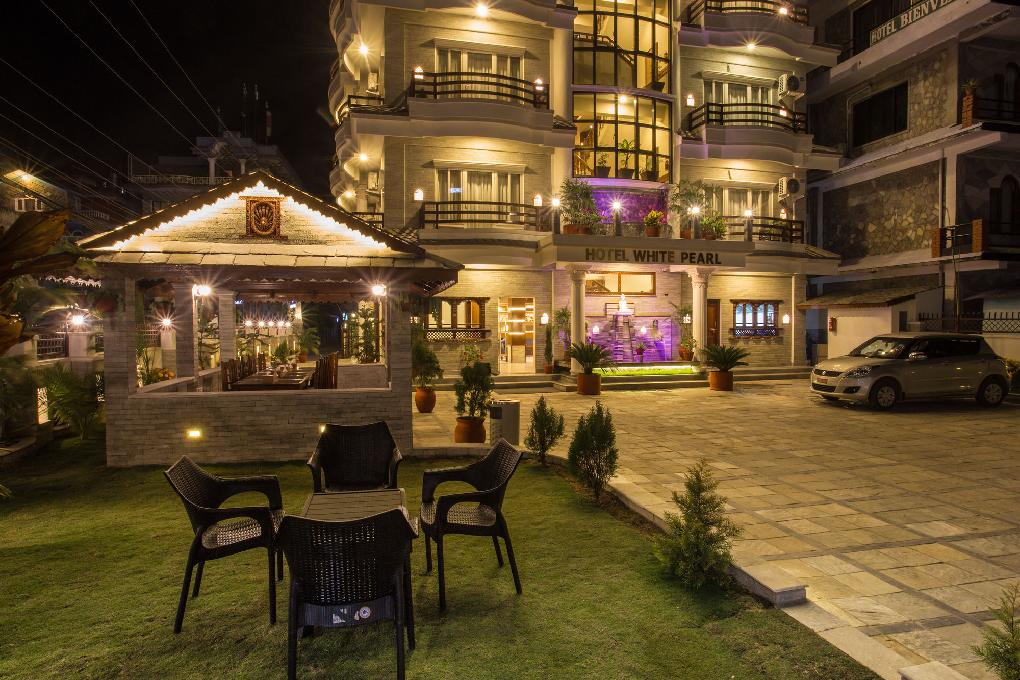 Hotel White Pearl Pokhara Extérieur photo