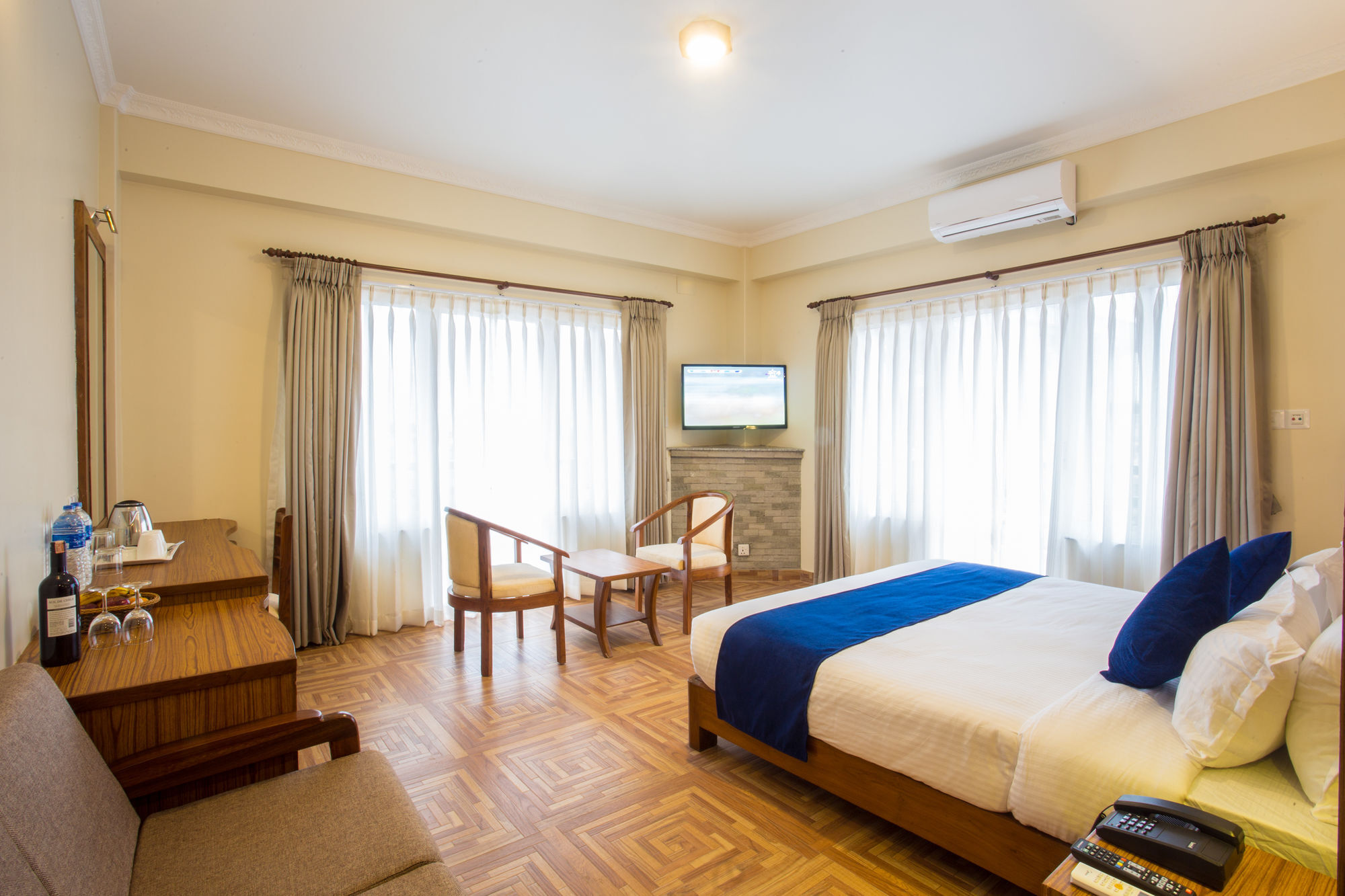 Hotel White Pearl Pokhara Extérieur photo