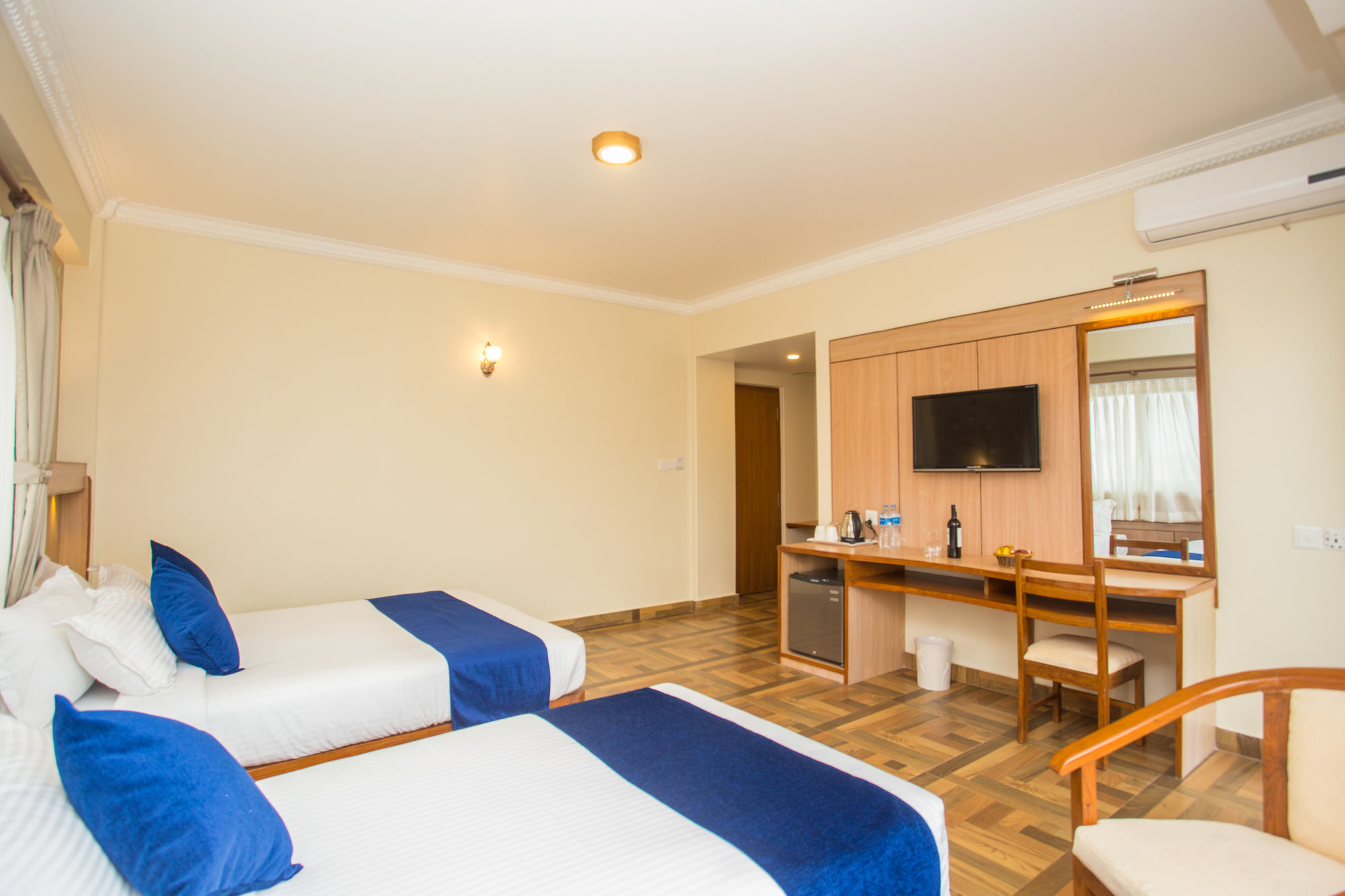 Hotel White Pearl Pokhara Extérieur photo