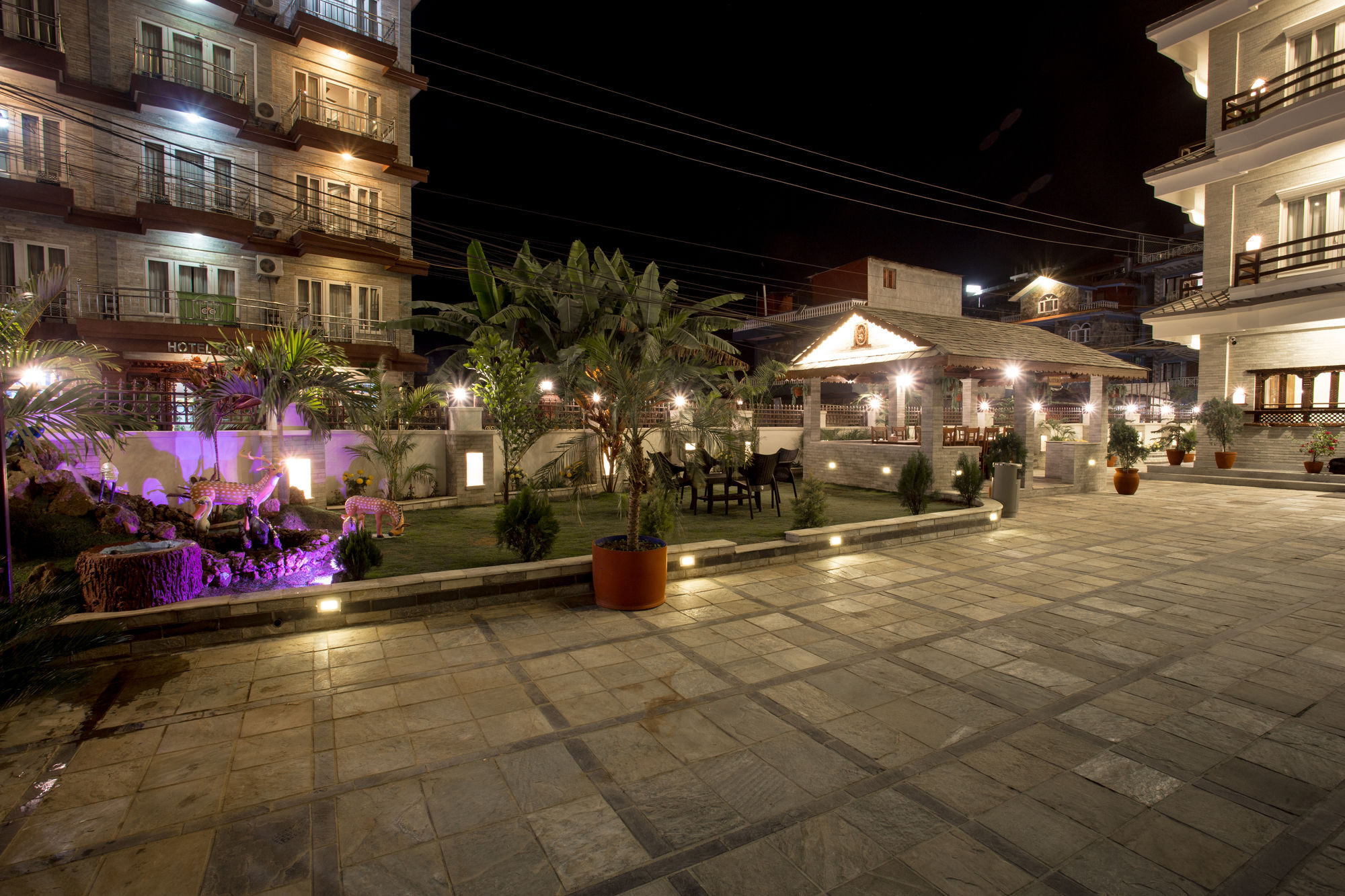 Hotel White Pearl Pokhara Extérieur photo