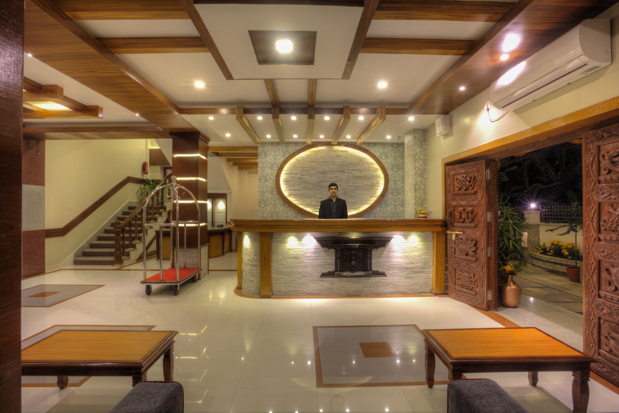 Hotel White Pearl Pokhara Extérieur photo