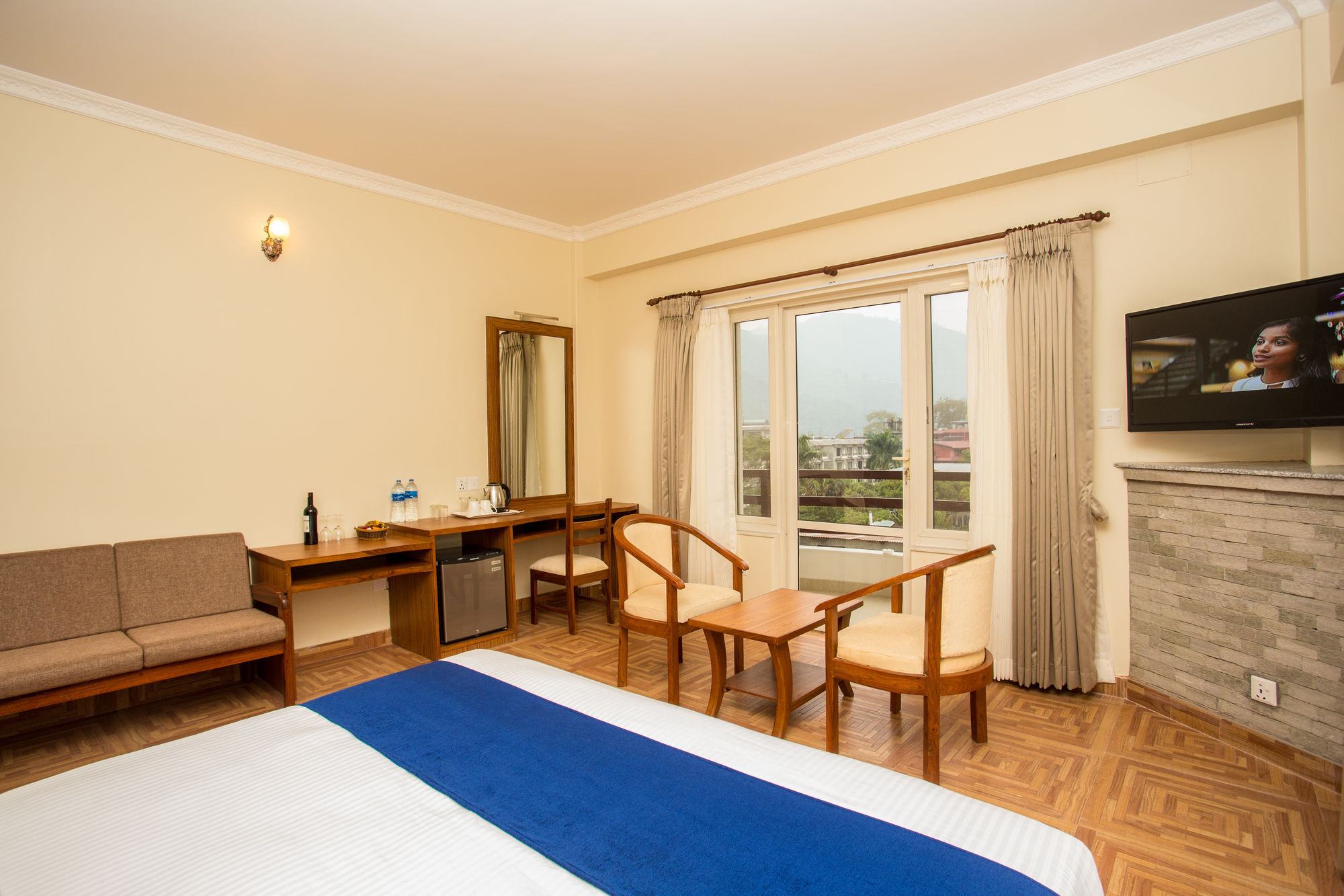 Hotel White Pearl Pokhara Extérieur photo
